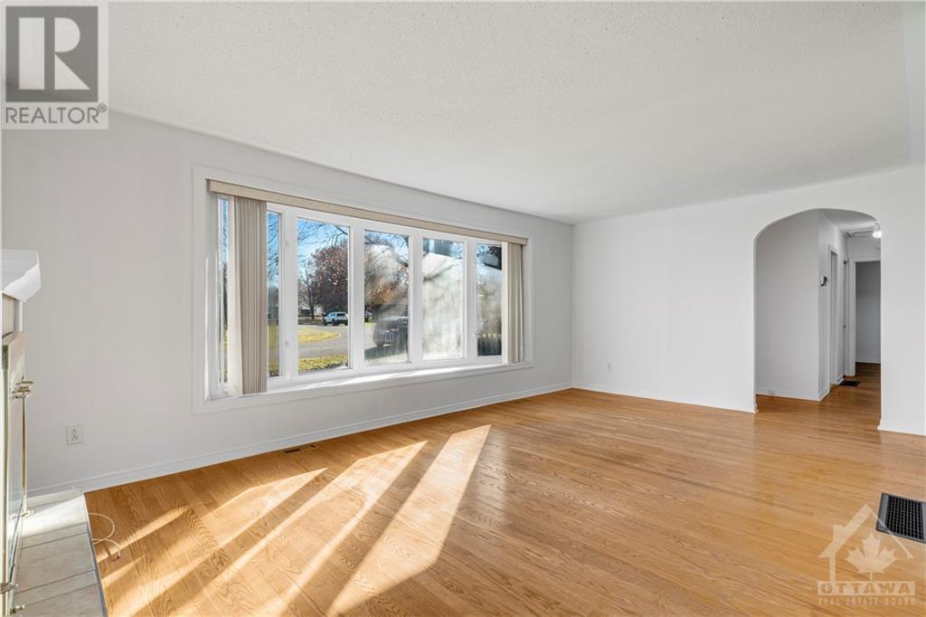 17 Domus Crescent, Ottawa, Ontario  K2H 6A3 - Photo 6 - X10428940