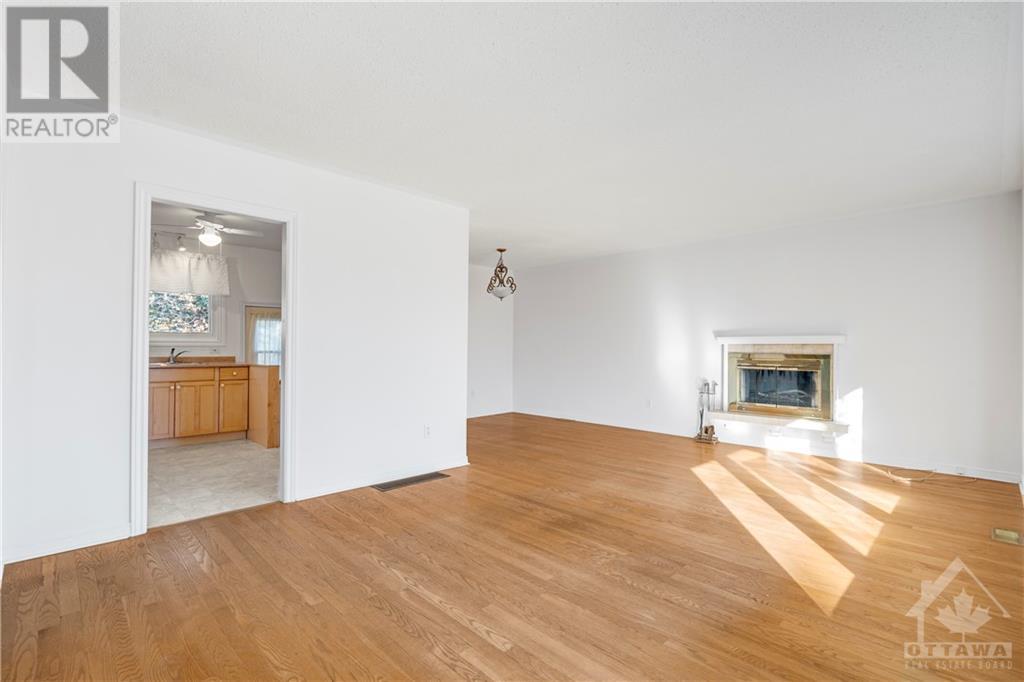 17 Domus Crescent, Ottawa, Ontario  K2H 6A3 - Photo 7 - X10428940