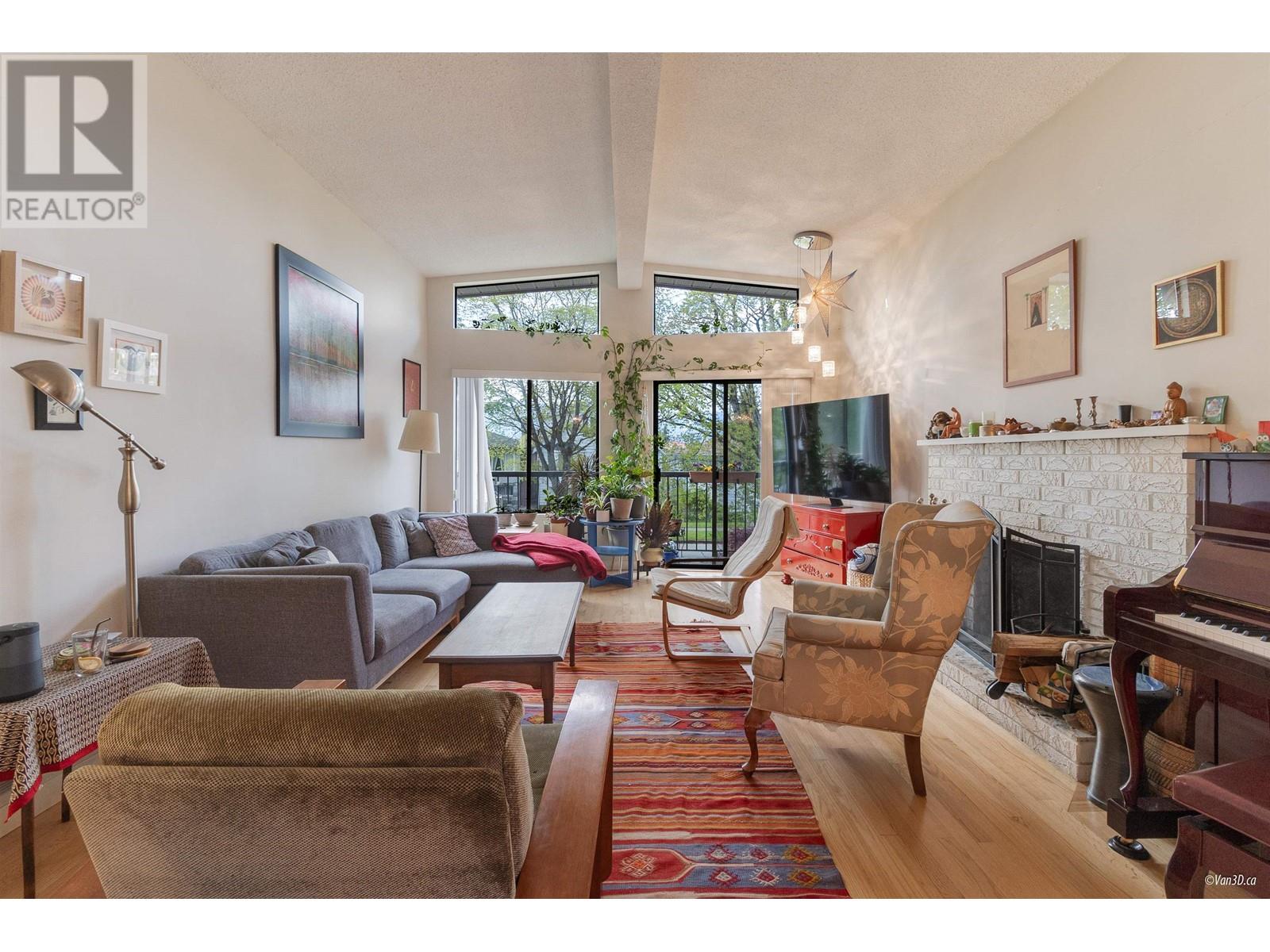 2752 Grant Street, Vancouver, British Columbia  V5K 3H2 - Photo 1 - R2945004