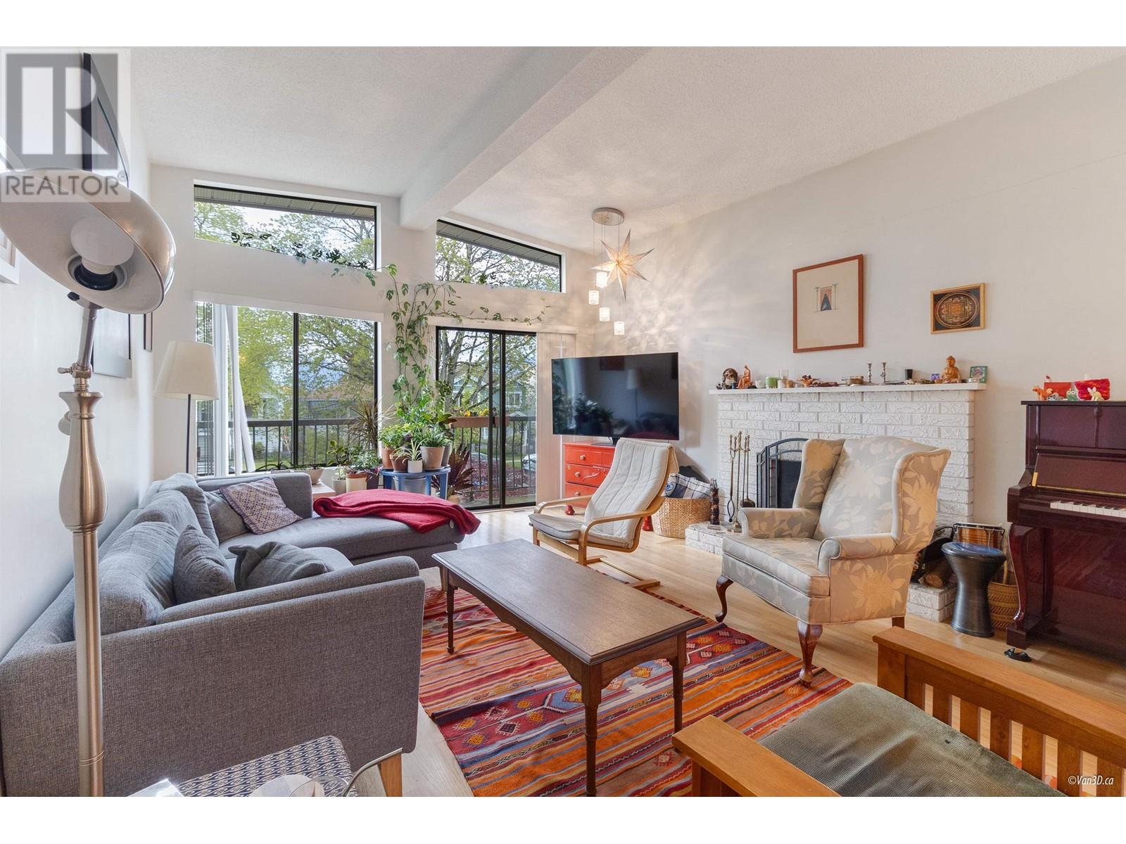 2752 Grant Street, Vancouver, British Columbia  V5K 3H2 - Photo 2 - R2945004