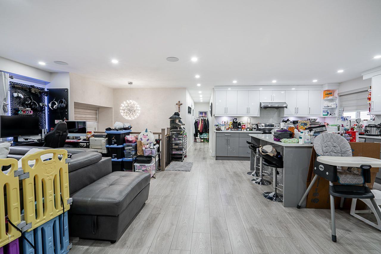Property at 9199 147 STREET image 3
