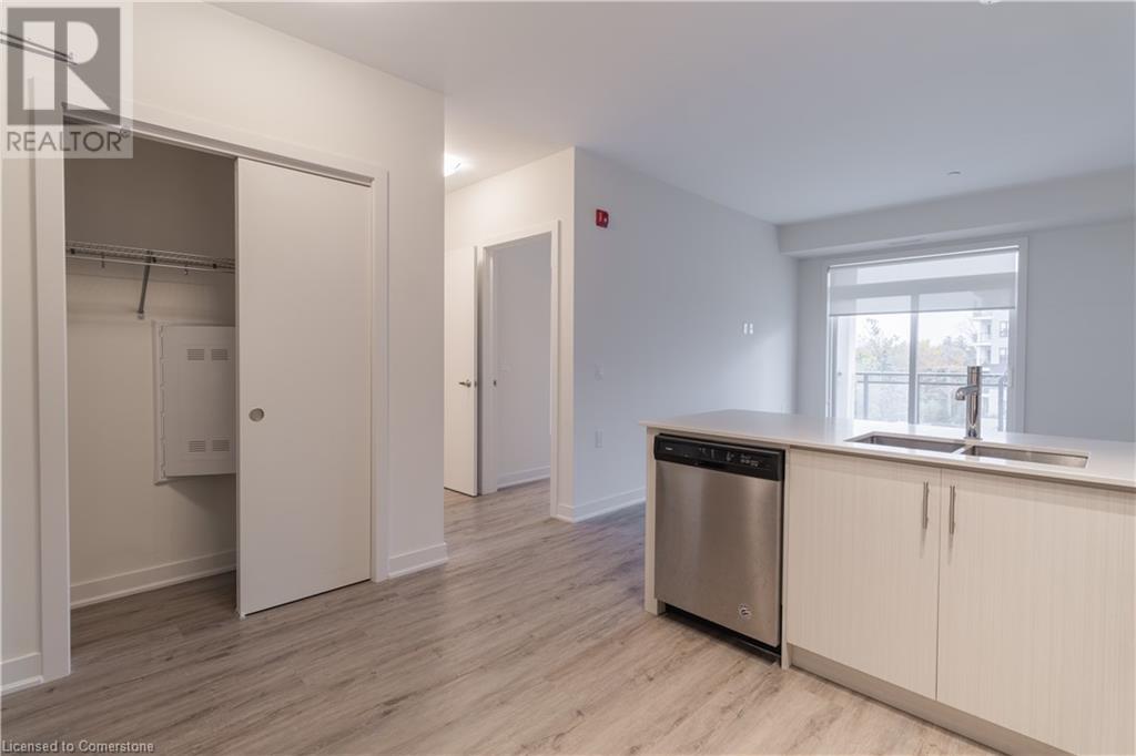 340 Plains Road E Unit# 411Burlington, Ontario  L7T 0C2 - Photo 4 - 40678623