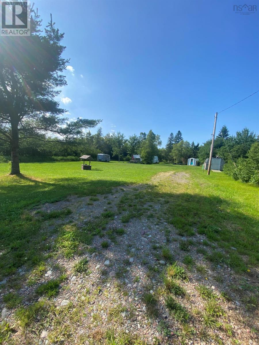 249 Back Road, Montrose, Nova Scotia  B0M 1B0 - Photo 2 - 202416983