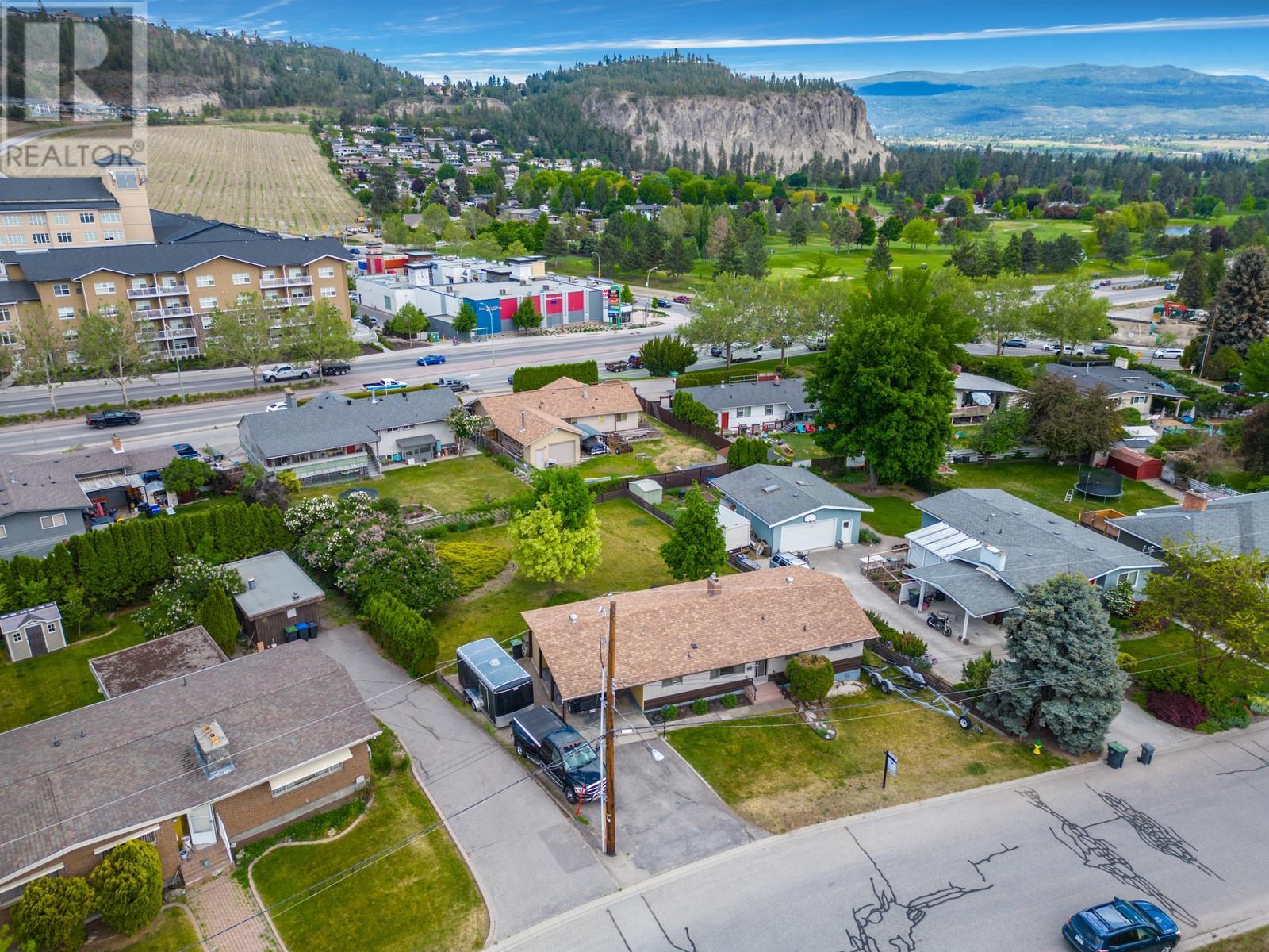 715 Glenburn Street, Kelowna, British Columbia  V1Y 4G4 - Photo 4 - 10328562