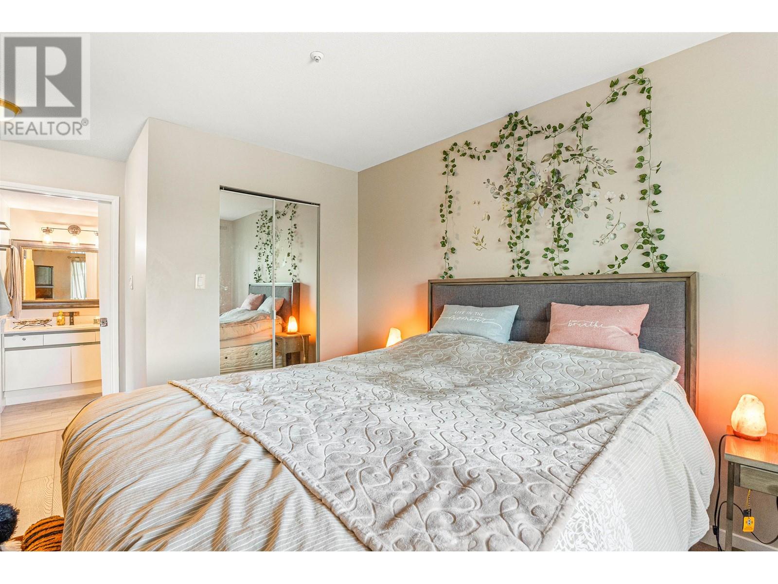 Listing Picture 11 of 27 : 216 8220 JONES ROAD, Richmond / 烈治文 - 魯藝地產 Yvonne Lu Group - MLS Medallion Club Member