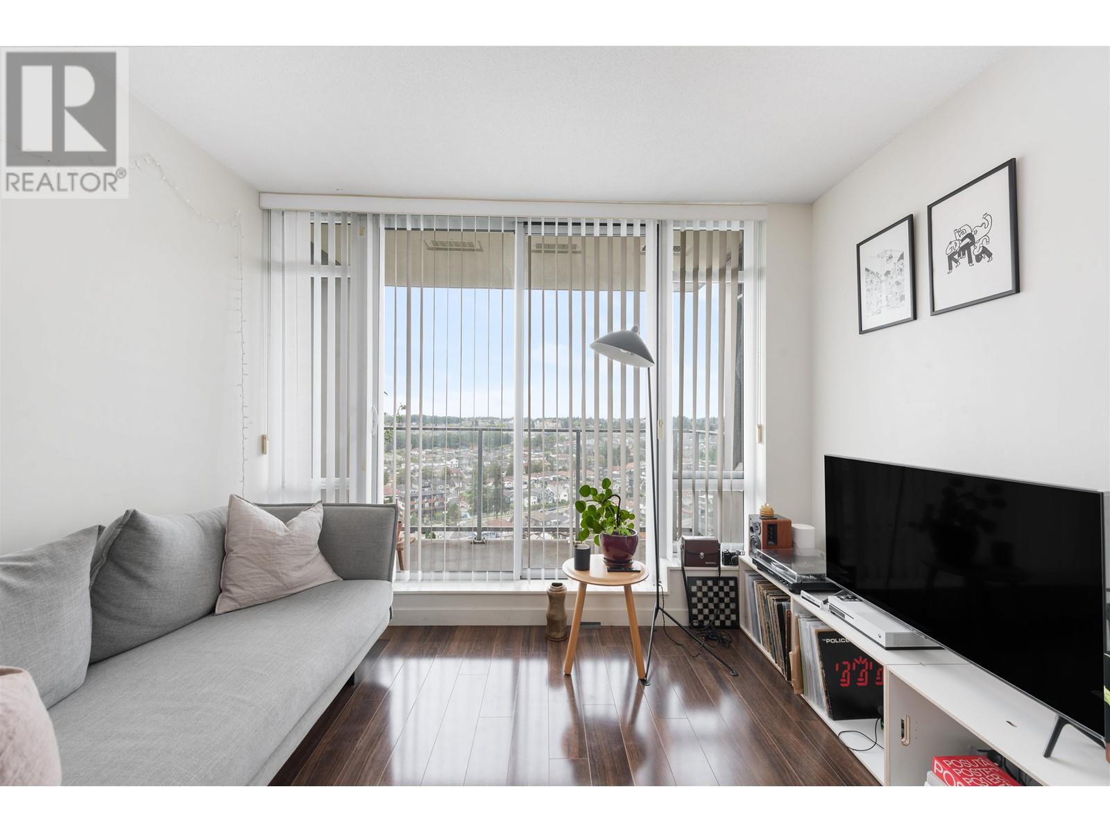 Listing Picture 2 of 26 : 2008 4815 ELDORADO MEWS, Vancouver / 溫哥華 - 魯藝地產 Yvonne Lu Group - MLS Medallion Club Member