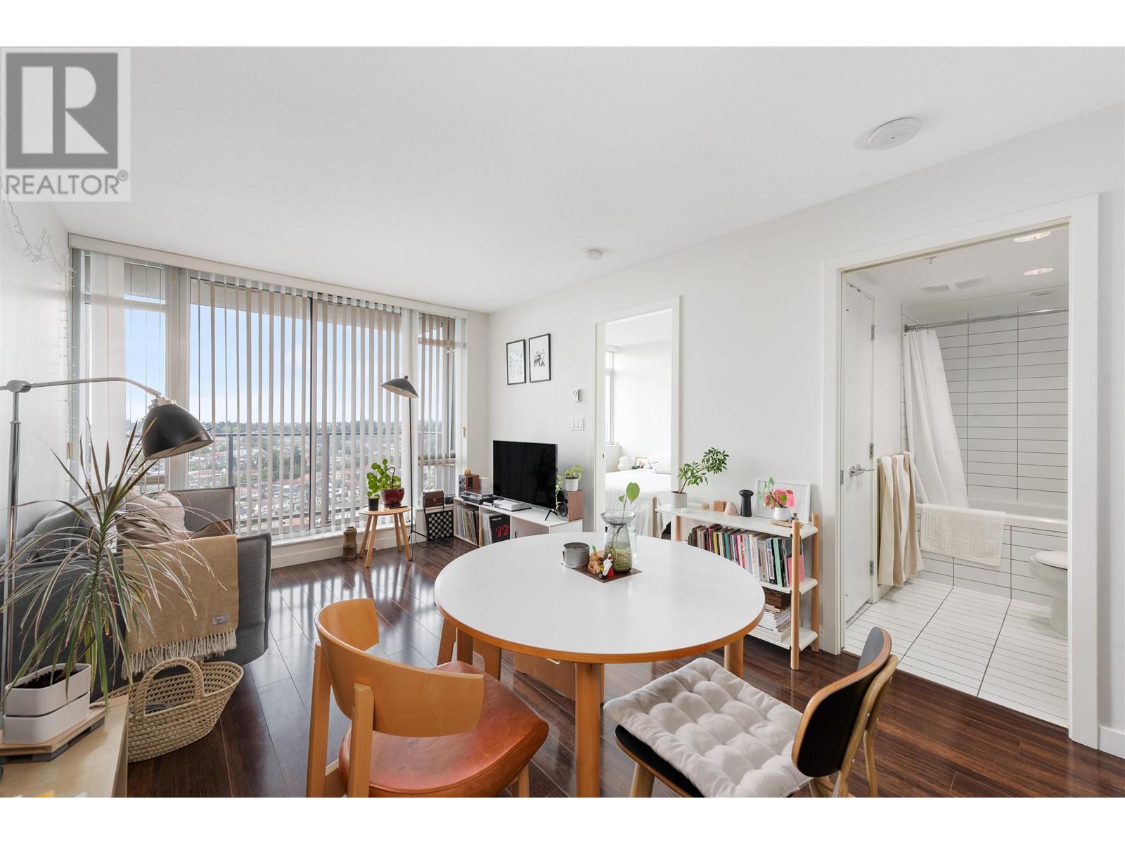 Listing Picture 3 of 26 : 2008 4815 ELDORADO MEWS, Vancouver / 溫哥華 - 魯藝地產 Yvonne Lu Group - MLS Medallion Club Member