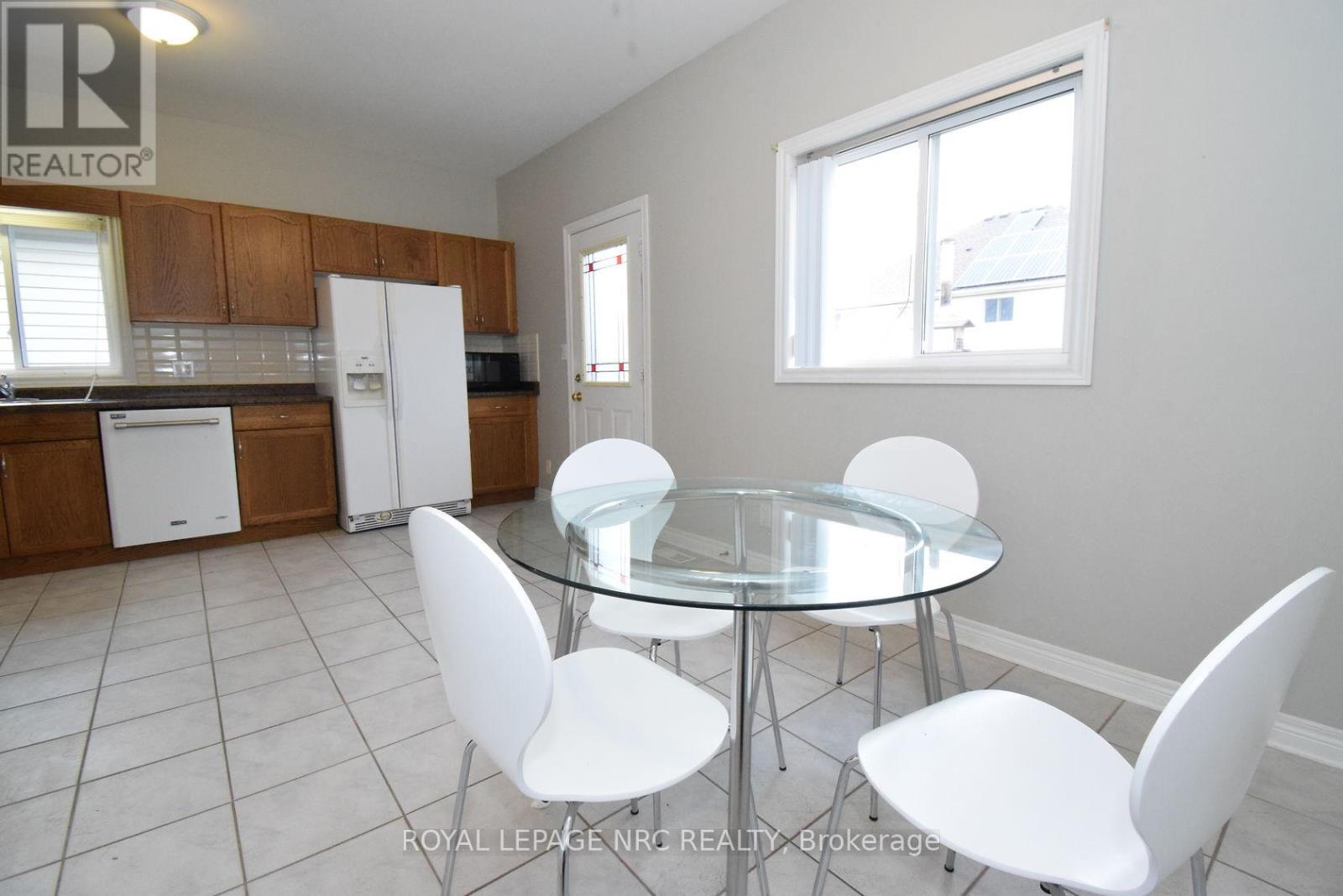 3 Cozocar Crescent, St. Catharines, Ontario  L2S 3Y5 - Photo 6 - X10429590