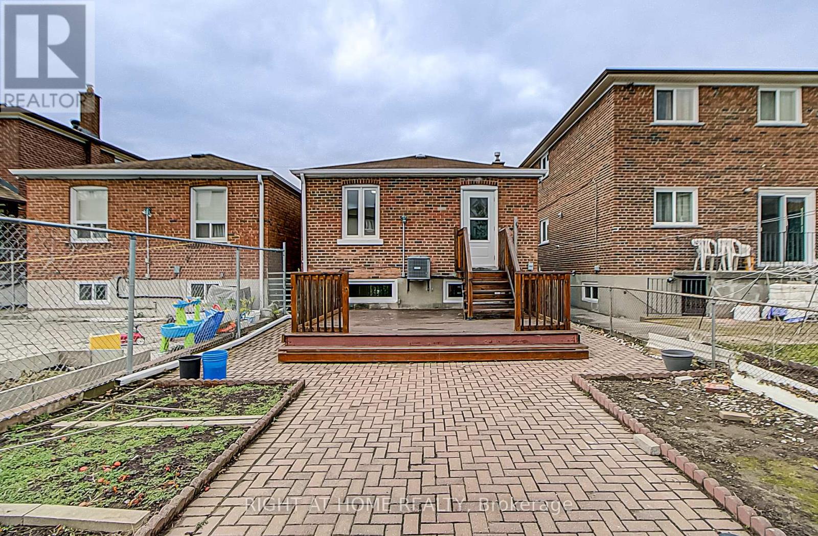 43 Magnolia Avenue, Toronto, Ontario  M1K 3K3 - Photo 37 - E10429607