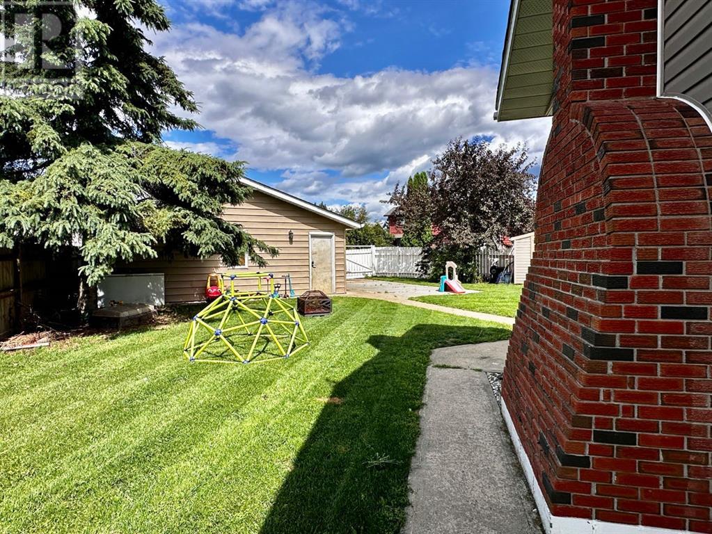 80 Chickadee Drive, Whitecourt, Alberta  T7S 1G2 - Photo 5 - A2179763