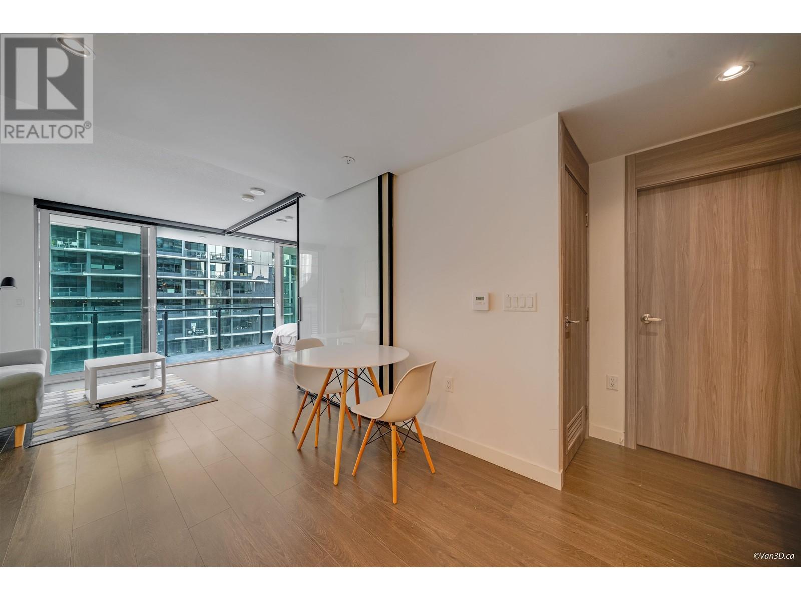 Listing Picture 6 of 40 : 1011 89 NELSON STREET, Vancouver / 溫哥華 - 魯藝地產 Yvonne Lu Group - MLS Medallion Club Member