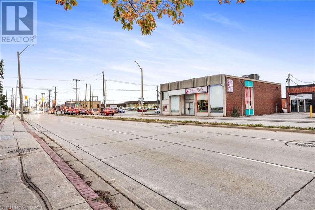 Property at 276 PARKDALE Avenue N image 3