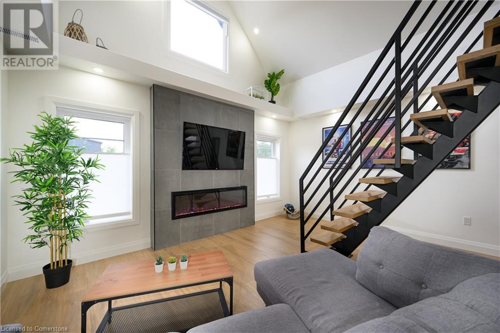 198 Dundurn Street S Unit# 2 (Upper), Hamilton, Ontario  L8P 4K3 - Photo 9 - 40678863