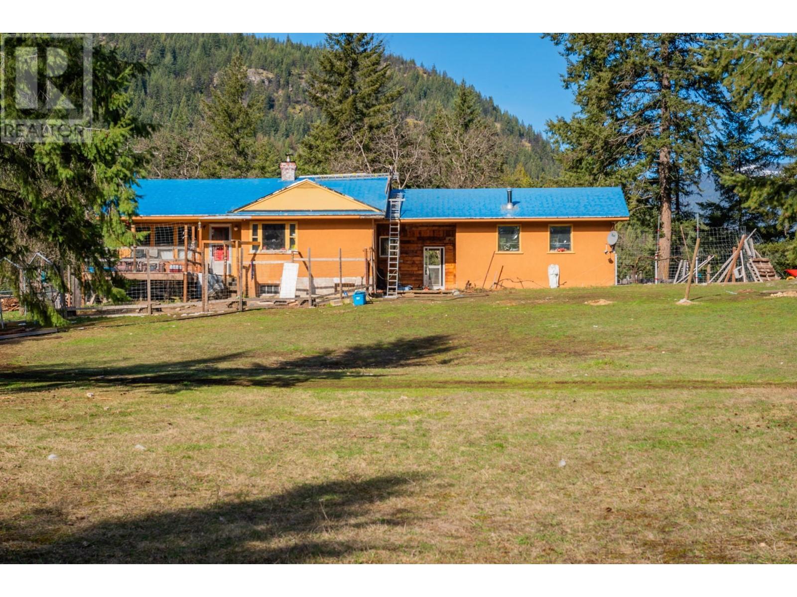 2621 3a Highway, Castlegar, British Columbia  V1N 3H3 - Photo 14 - 10328799