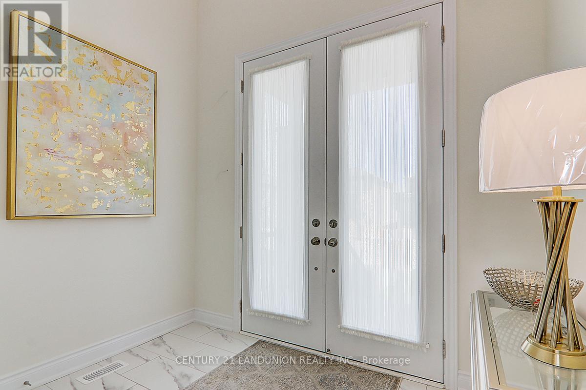 35 Nicort Road, Wasaga Beach, Ontario  L9Z 0N5 - Photo 2 - S10429096