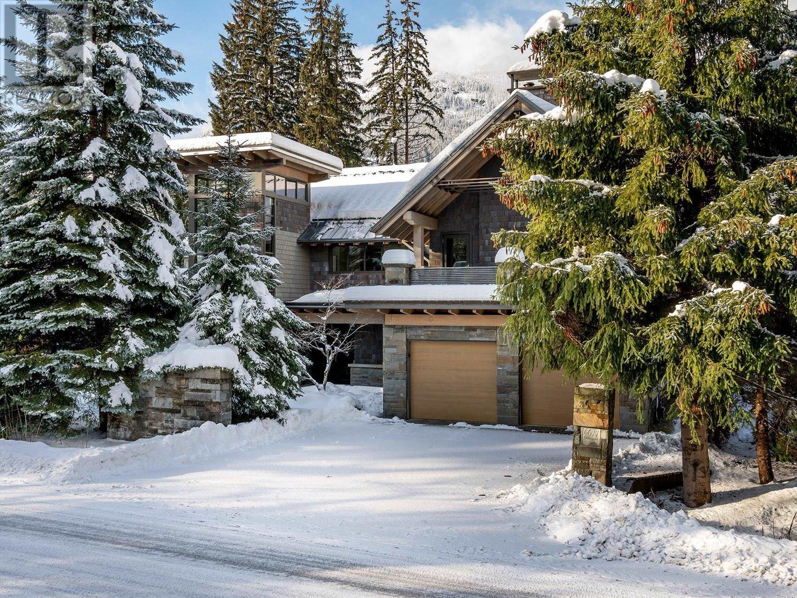 6677 CRABAPPLE DRIVE, Whistler, British Columbia