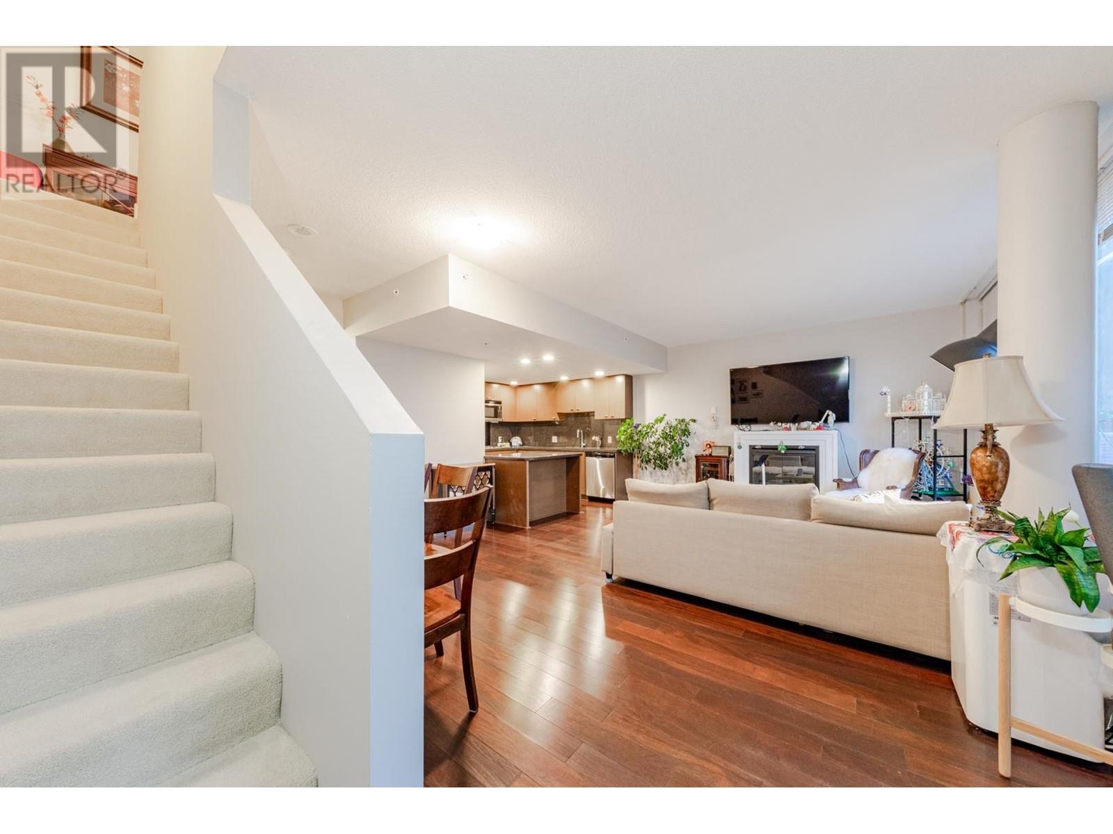 Listing Picture 13 of 34 : 1805 6333 KATSURA STREET, Richmond / 烈治文 - 魯藝地產 Yvonne Lu Group - MLS Medallion Club Member