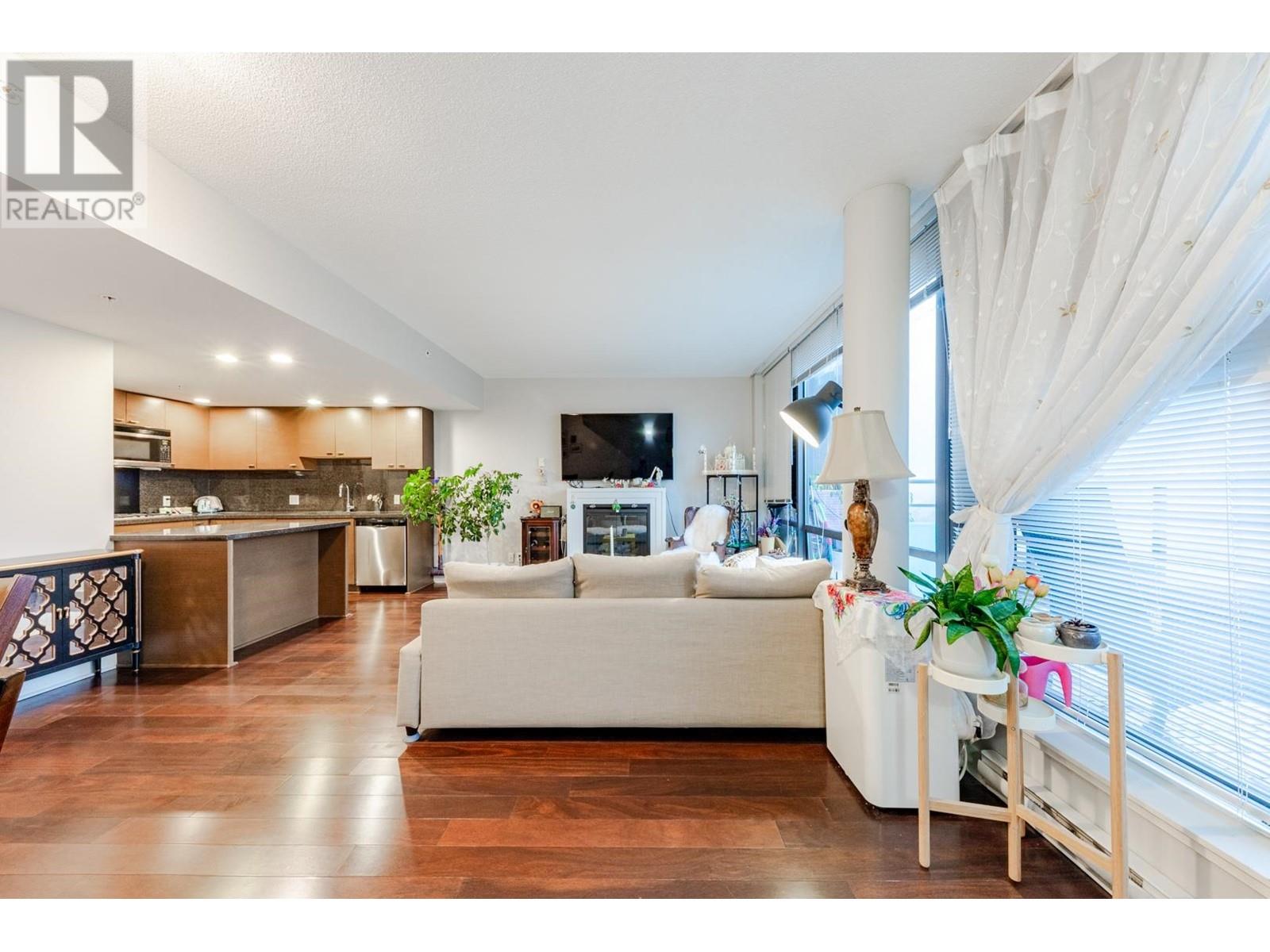 Property at 1805 6333 KATSURA STREET image 3