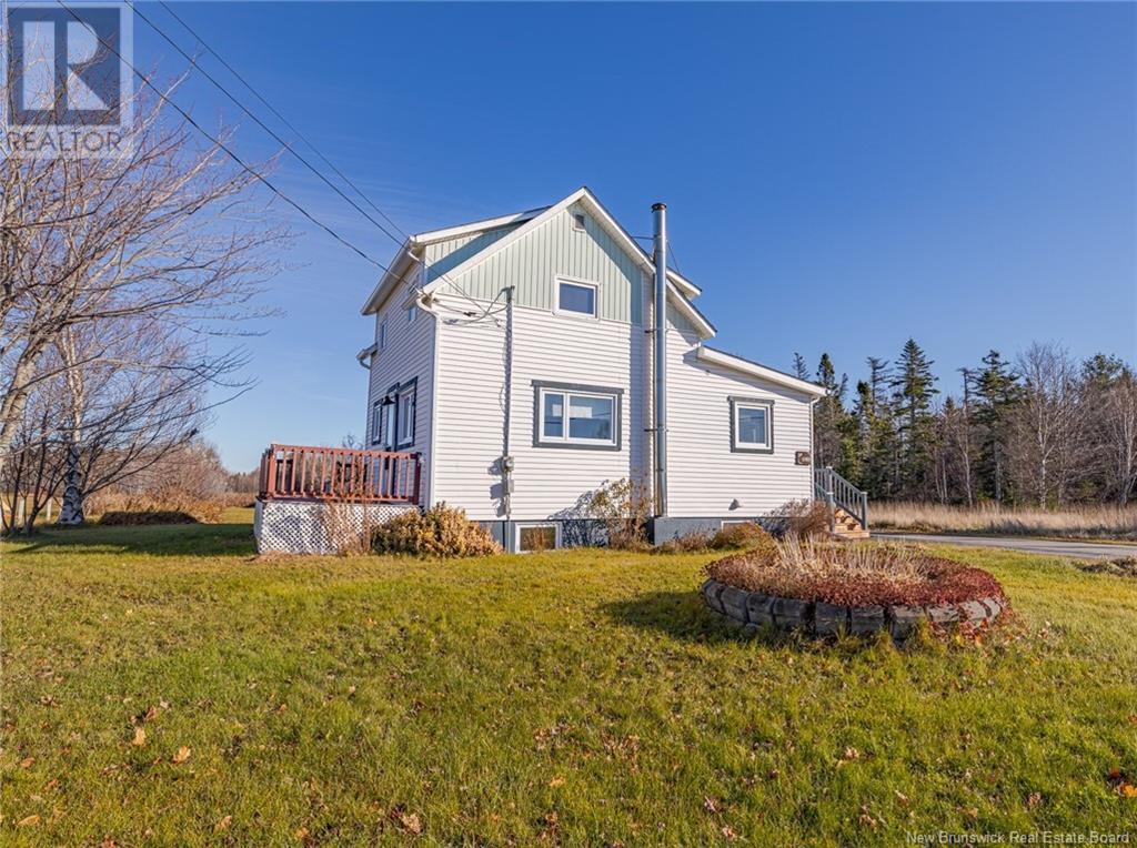 2983 Chiasson, Bas-Caraquet, New Brunswick  E1W 5V6 - Photo 3 - NB109093