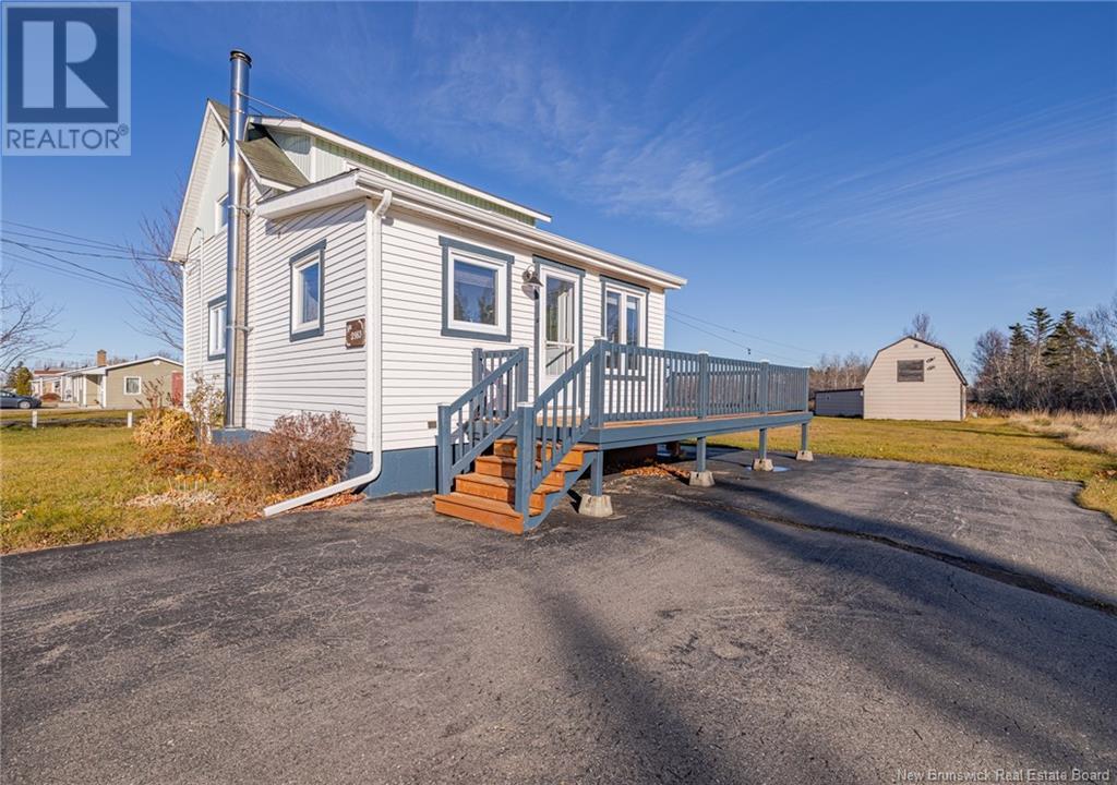 2983 Chiasson, Caraquet, New Brunswick  E1W 5V6 - Photo 35 - NB109093