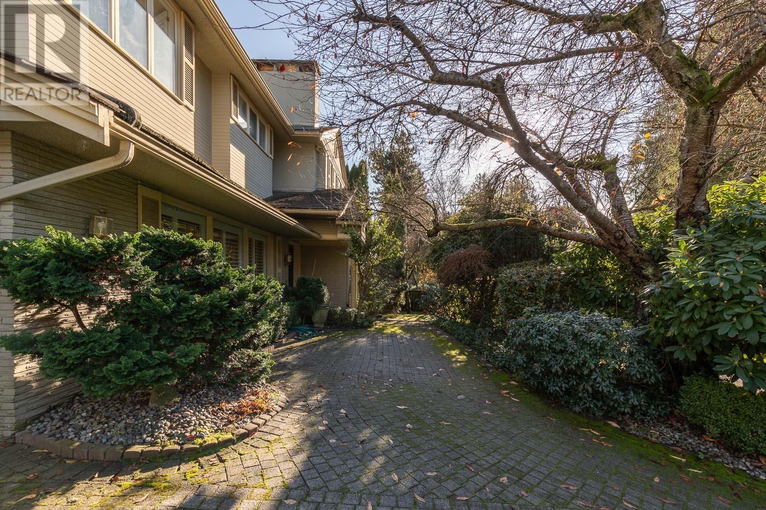 6456 Mackenzie Place, Vancouver, British Columbia  V6N 1H7 - Photo 2 - R2945328