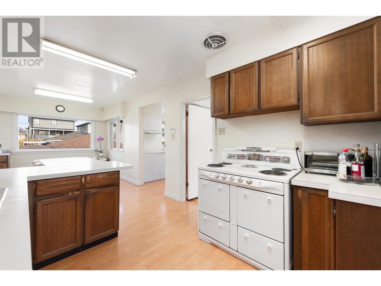 257 W 46th Avenue, Vancouver, British Columbia  V5Y 2X2 - Photo 10 - R2945365