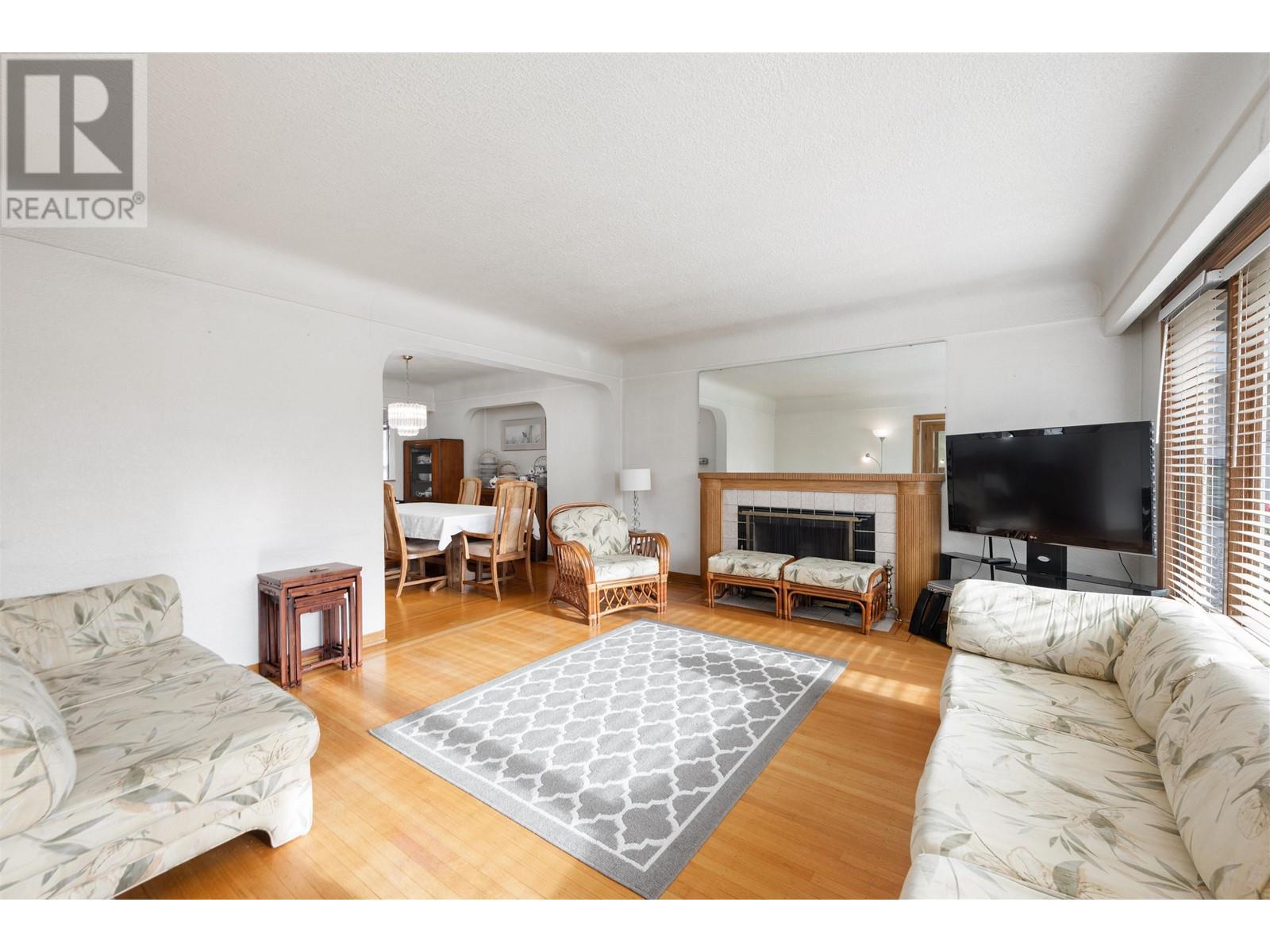 257 W 46th Avenue, Vancouver, British Columbia  V5Y 2X2 - Photo 2 - R2945365