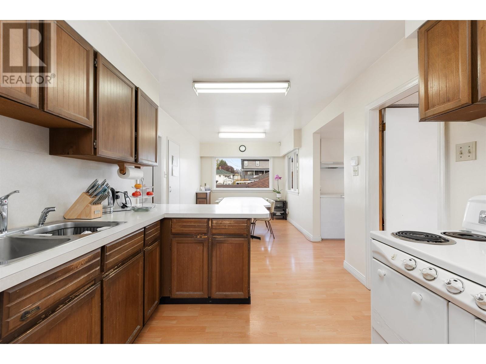 257 W 46th Avenue, Vancouver, British Columbia  V5Y 2X2 - Photo 9 - R2945365