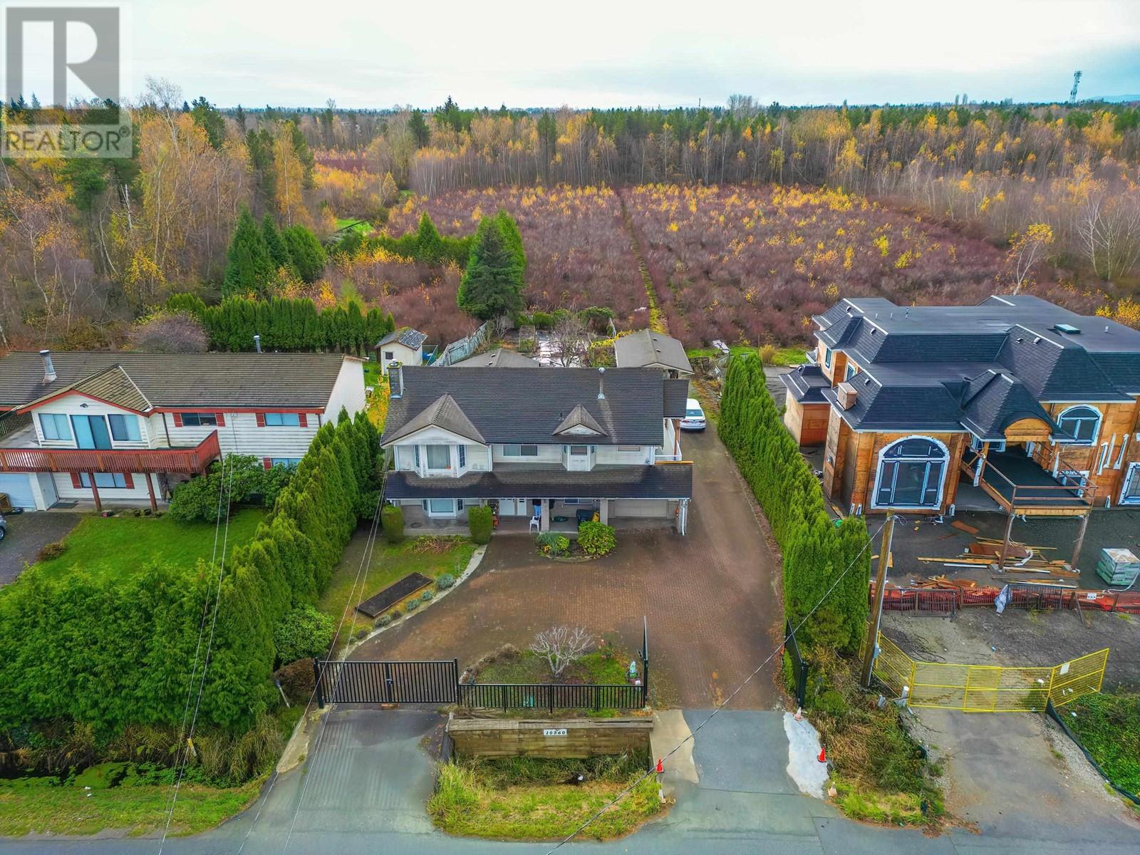 Listing Picture 12 of 14 : 10560 GRANVILLE AVENUE, Richmond / 烈治文 - 魯藝地產 Yvonne Lu Group - MLS Medallion Club Member