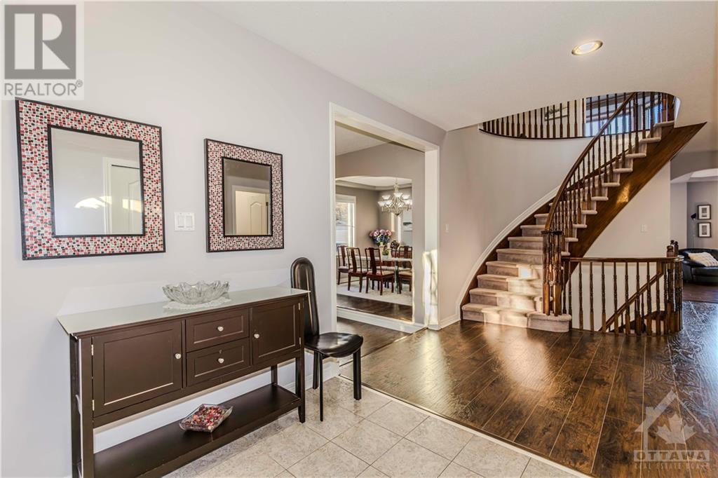 72 Kenins Crescent, Ottawa, Ontario K2K 3E4 - Photo 4 - X10429941