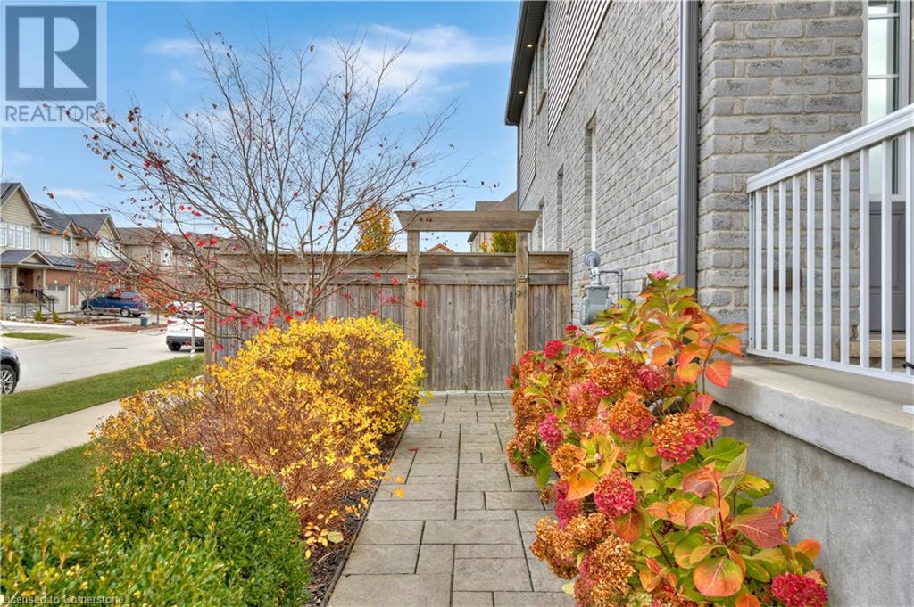 900 Steepleridge Court, Kitchener, Ontario  N2P 0B4 - Photo 4 - 40677910