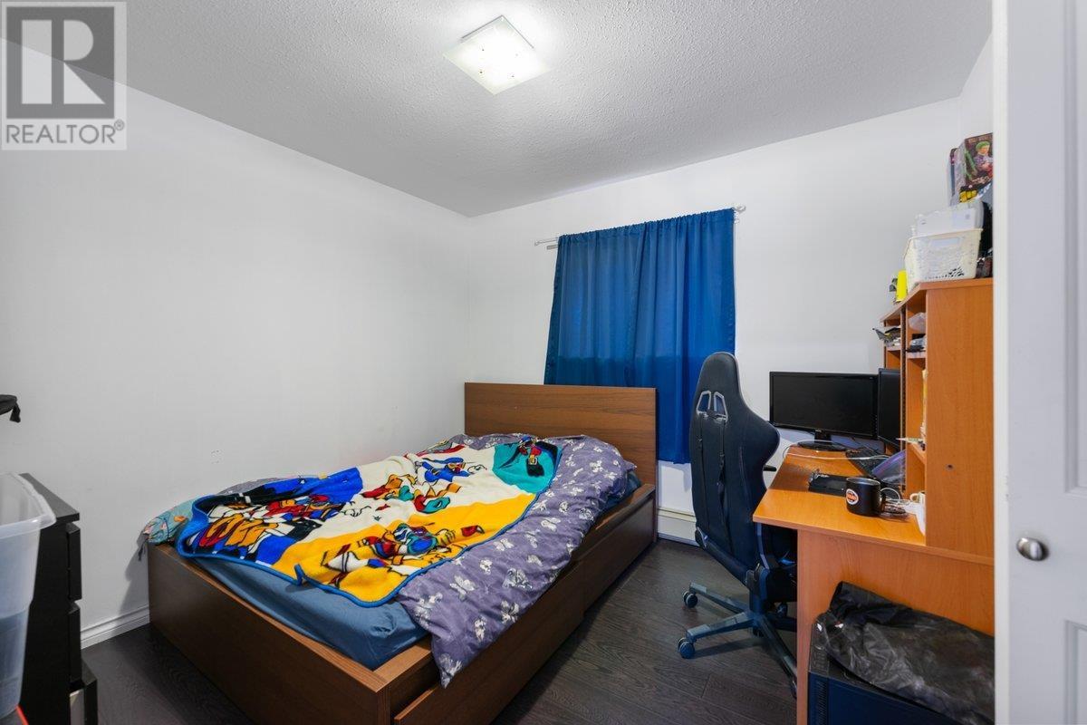 Listing Picture 8 of 14 : 2663 E 41ST AVENUE, Vancouver / 溫哥華 - 魯藝地產 Yvonne Lu Group - MLS Medallion Club Member