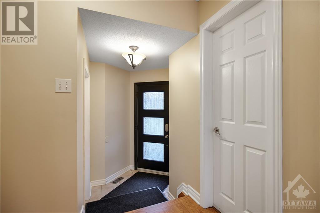92 Carwood Circle, Ottawa, Ontario  K1K 4V5 - Photo 5 - 1420731