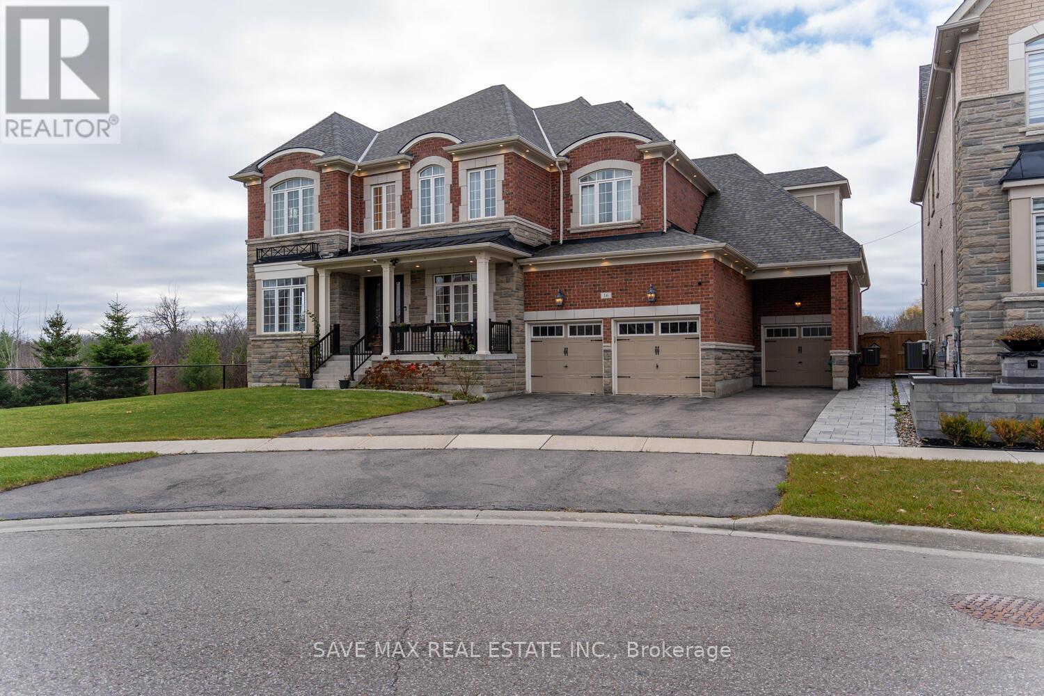 16 Layton Street, Brampton, Ontario  L6P 4H4 - Photo 2 - W10430051