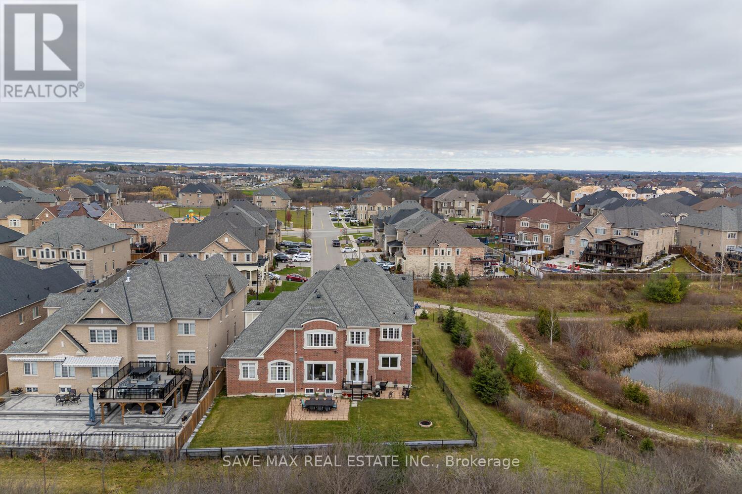 16 Layton Street, Brampton, Ontario  L6P 4H4 - Photo 4 - W10430051