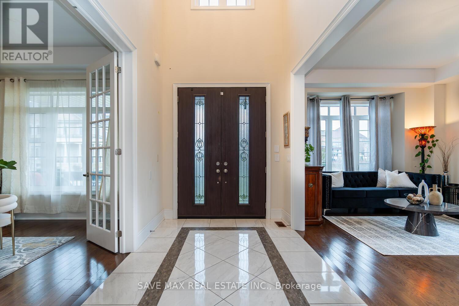16 Layton Street, Brampton, Ontario  L6P 4H4 - Photo 6 - W10430051