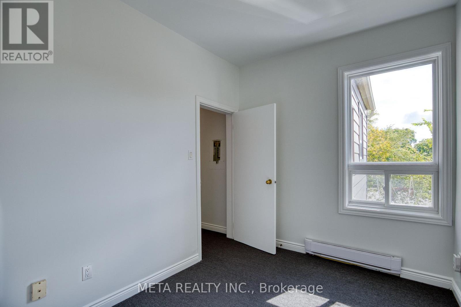 Upper - 67 Boultbee AvenueToronto (Blake-Jones), Ontario  M4J 1B2 - Photo 8 - E10430255