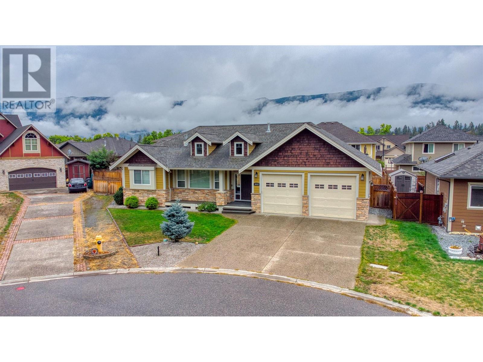 3828 Atkinson Place, Armstrong, British Columbia  V0E 1B4 - Photo 6 - 10325380