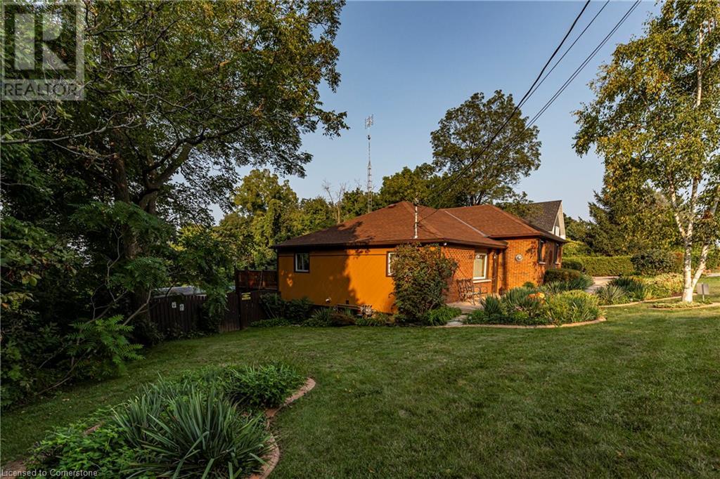 25 Ridge Road E, Grimsby, Ontario  L3M 4E7 - Photo 3 - 40662749