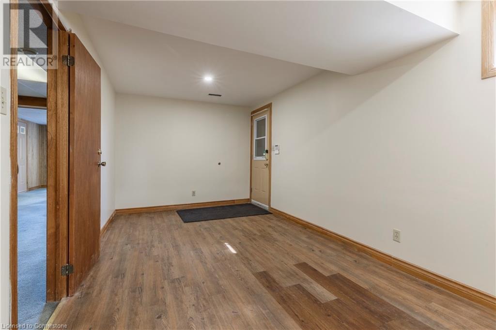 25 Ridge Road E, Grimsby, Ontario  L3M 4E7 - Photo 30 - 40662749