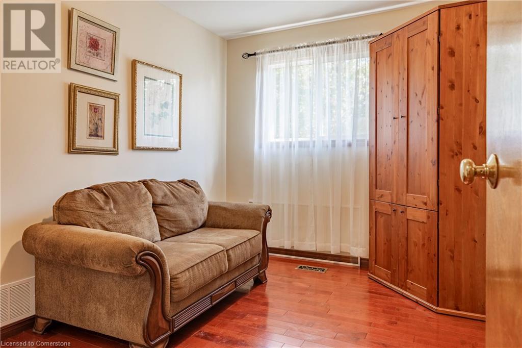 25 Ridge Road E, Grimsby, Ontario  L3M 4E7 - Photo 22 - 40662749