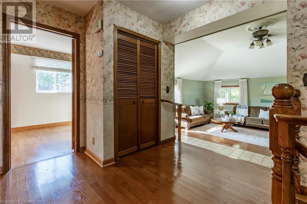 25 Ridge Road E, Grimsby, Ontario  L3M 4E7 - Photo 16 - 40662749