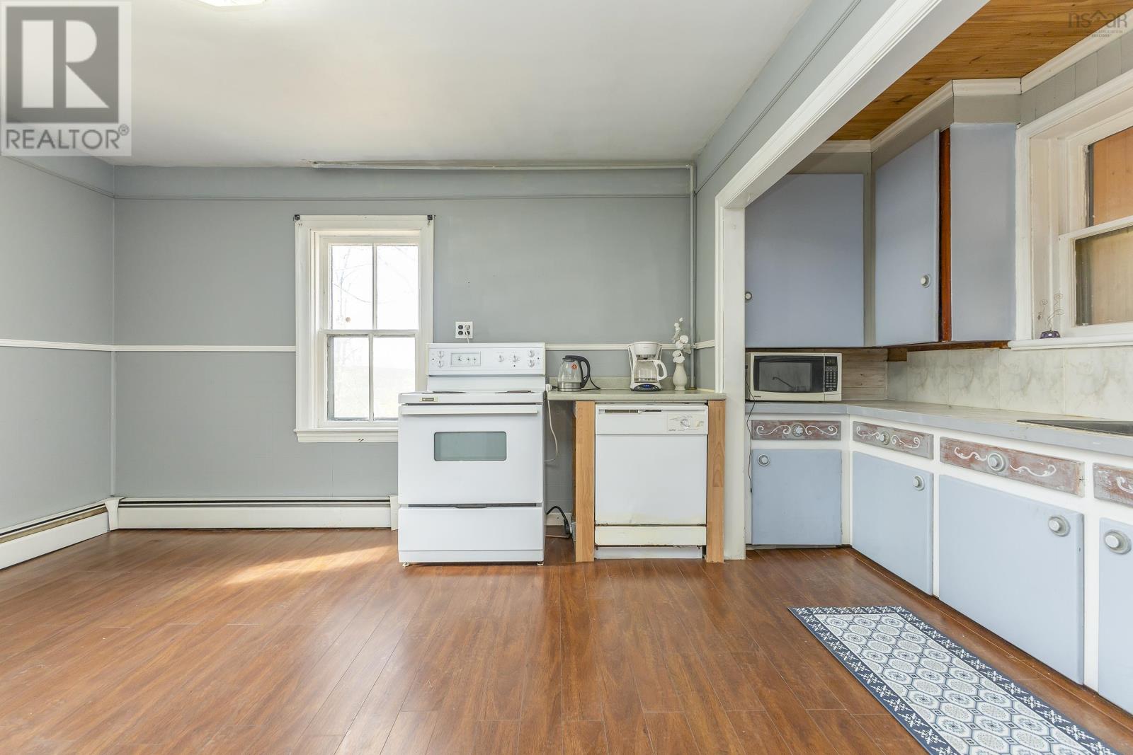 Property at 17 Mechanic Street image 4