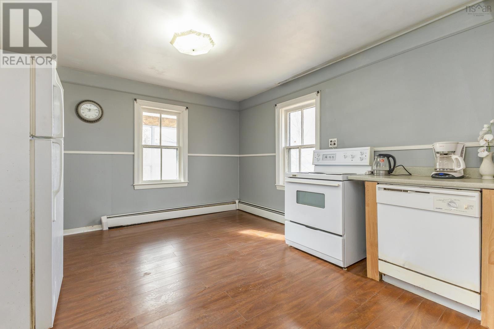 Property at 17 Mechanic Street image 5