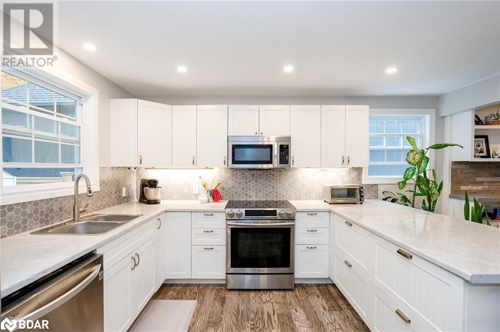 33 Frank Street, Wasaga Beach, Ontario  L9Z 1P9 - Photo 4 - 40679002