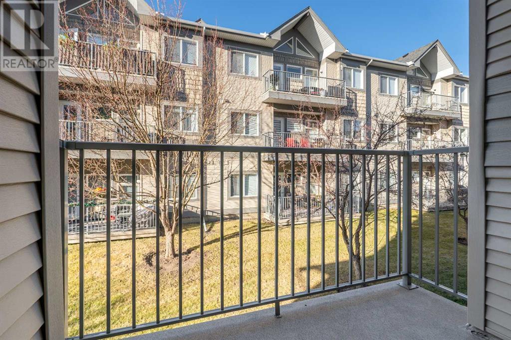 195 Cedarwood Lane Sw, Calgary, Alberta  T2W 6J3 - Photo 4 - A2179775