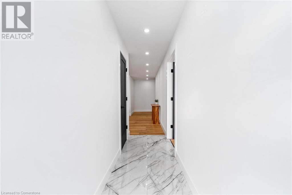 528 Main Street W, Grimsby, Ontario L3M 1T5 - Photo 5 - 40679088