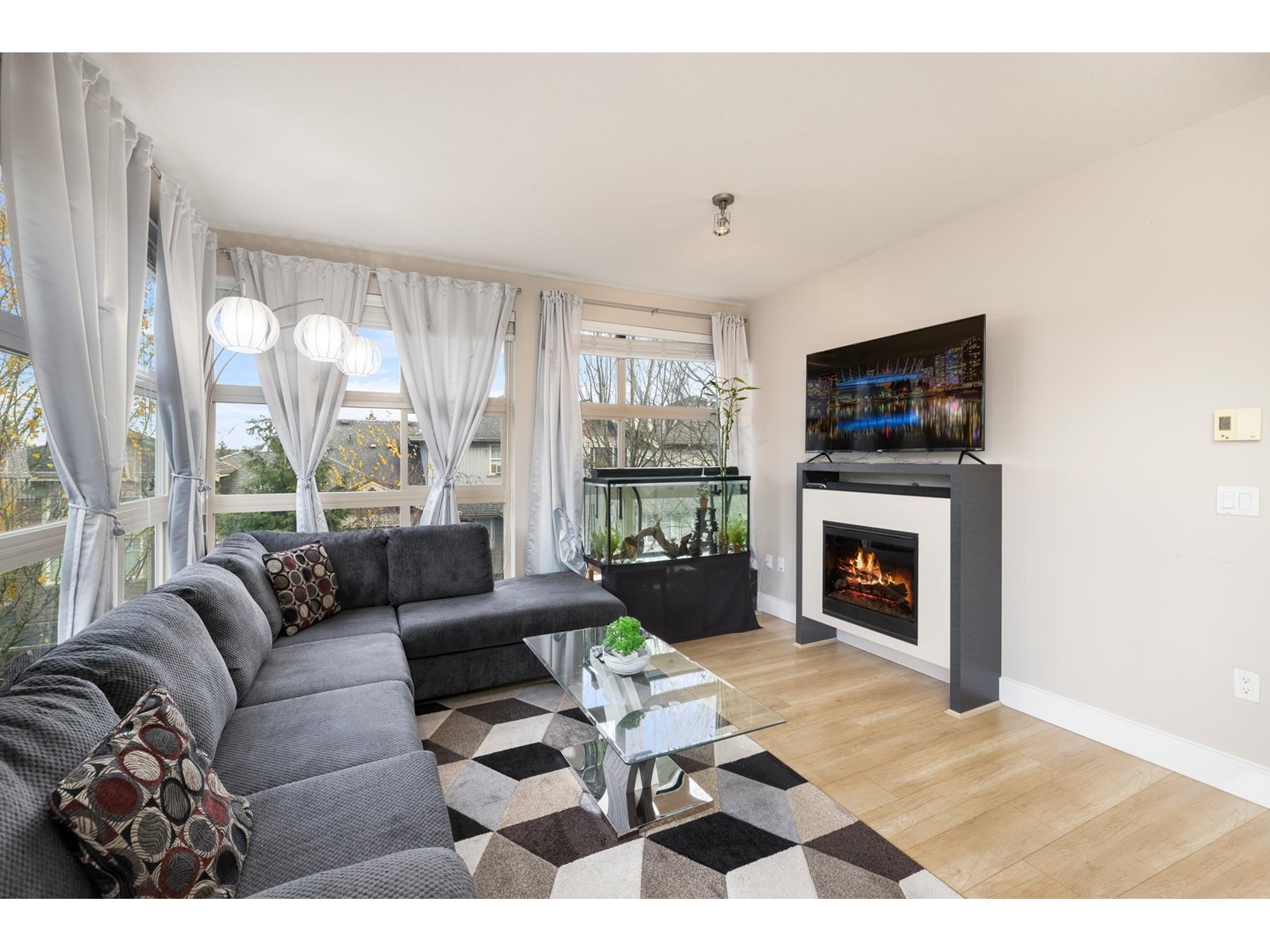 319 6688 120 Street, Surrey, British Columbia  V3W 1T8 - Photo 1 - R2944984