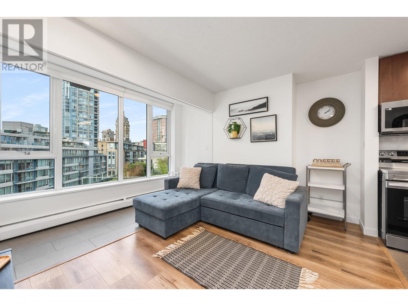 Listing Picture 11 of 29 : 907 688 ABBOTT STREET, Vancouver / 溫哥華 - 魯藝地產 Yvonne Lu Group - MLS Medallion Club Member