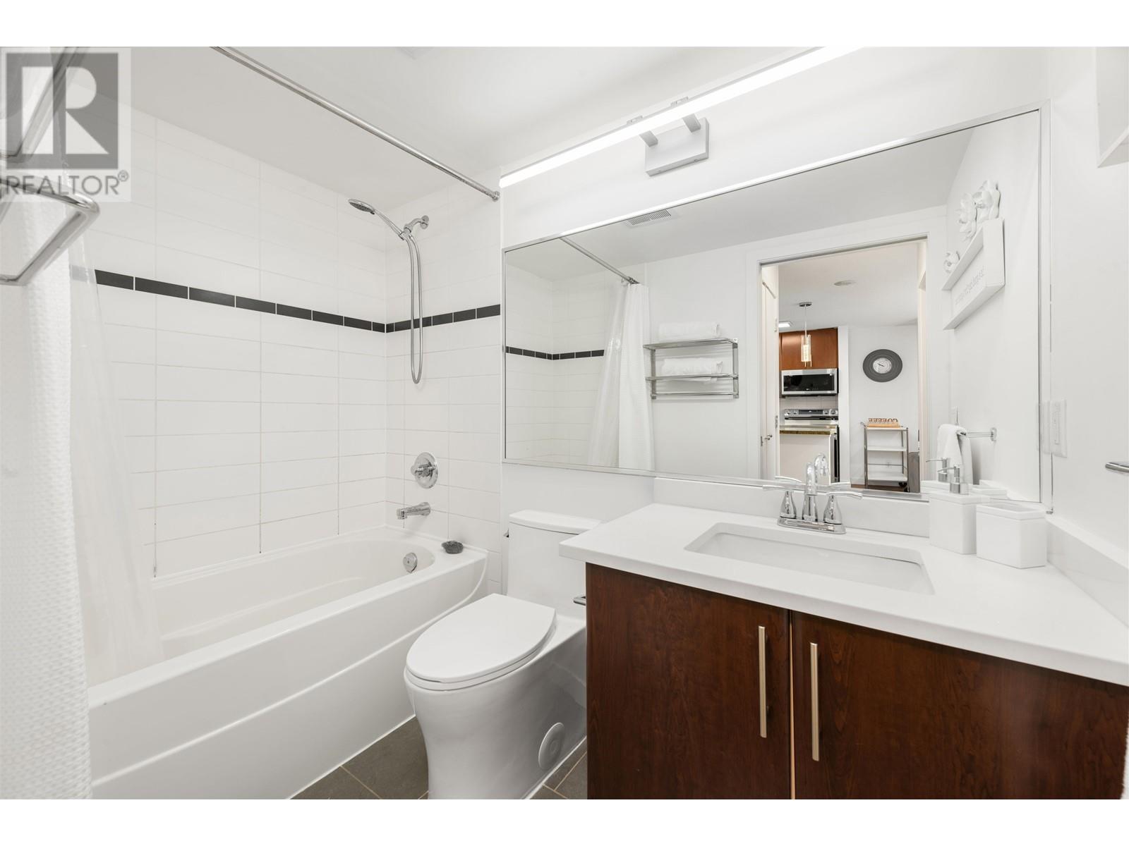 Listing Picture 18 of 29 : 907 688 ABBOTT STREET, Vancouver / 溫哥華 - 魯藝地產 Yvonne Lu Group - MLS Medallion Club Member